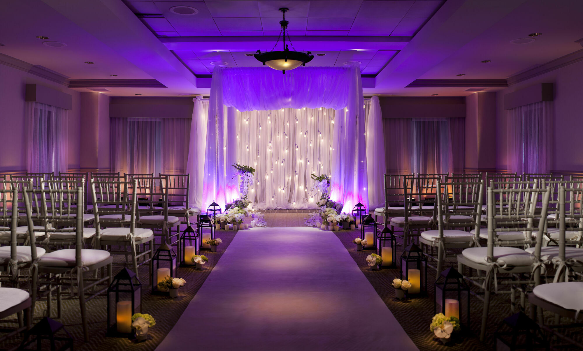 Hotel Commonwealth Boston Kültér fotó The Wedding Chapel