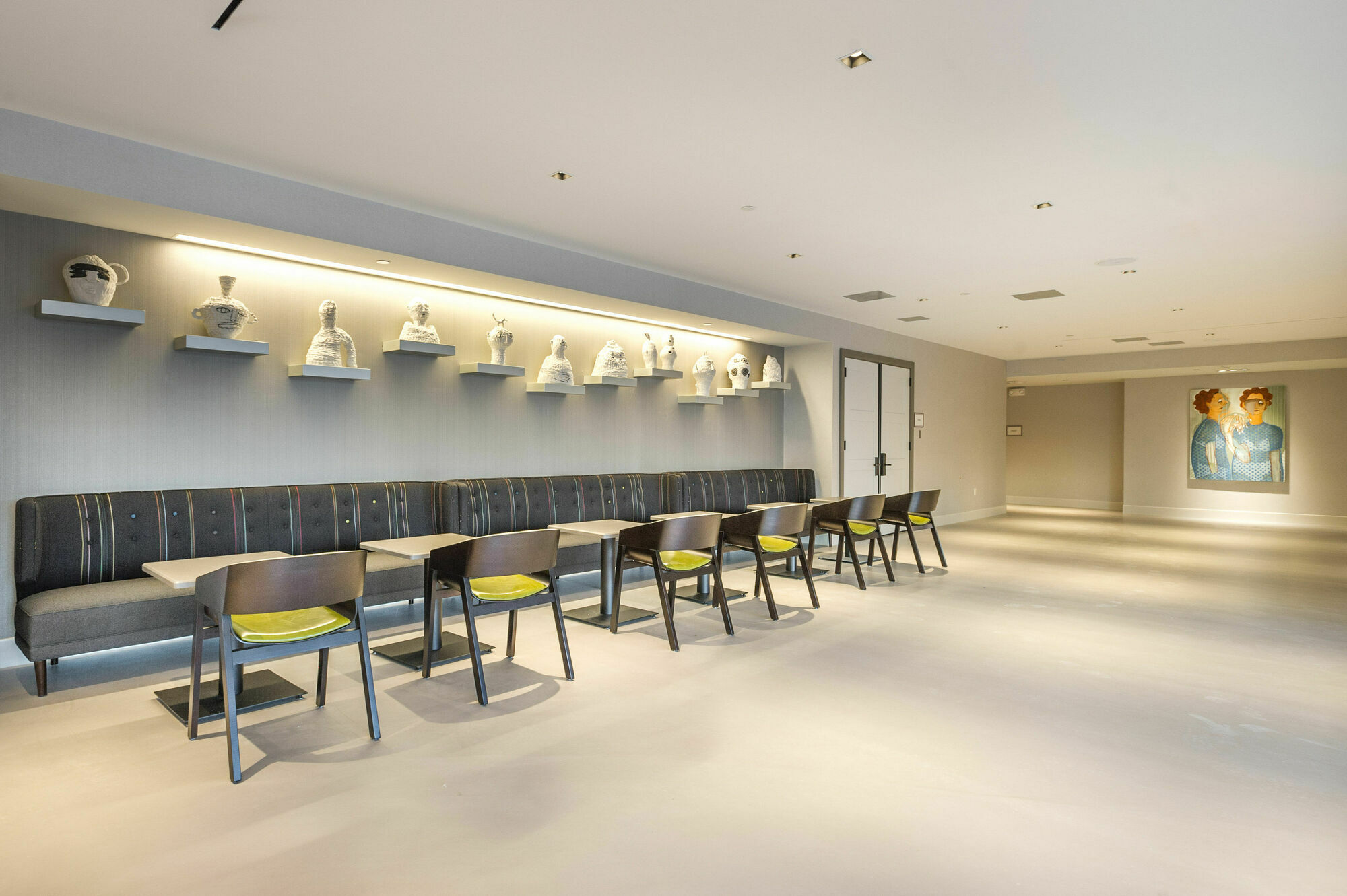 Hotel Commonwealth Boston Kültér fotó The interior of the 10000 m2 (107,600 sq ft) building